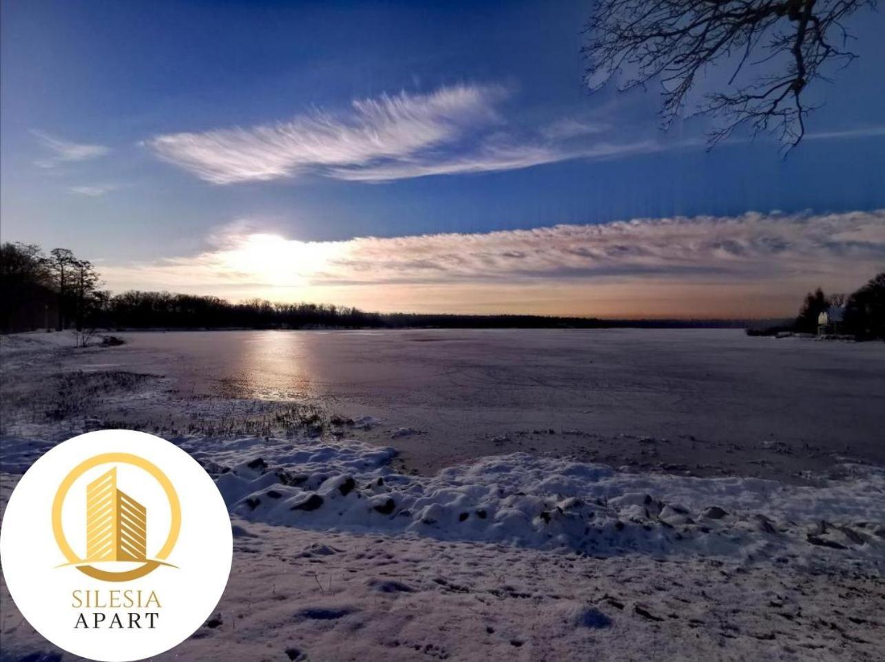 Apartament Granatowy Tychy Esterno foto