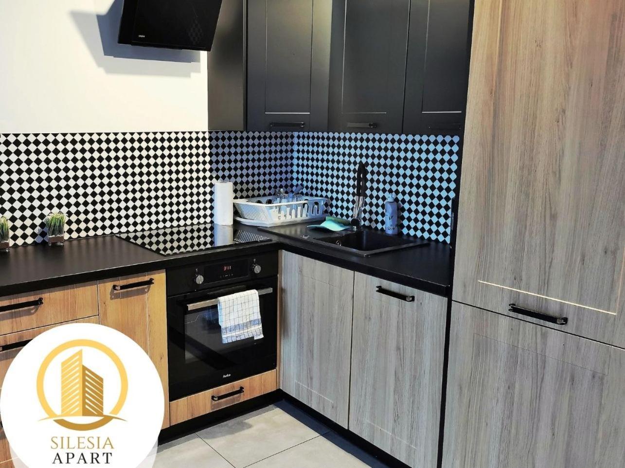 Apartament Granatowy Tychy Esterno foto